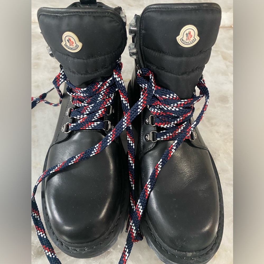 Black moncler boots